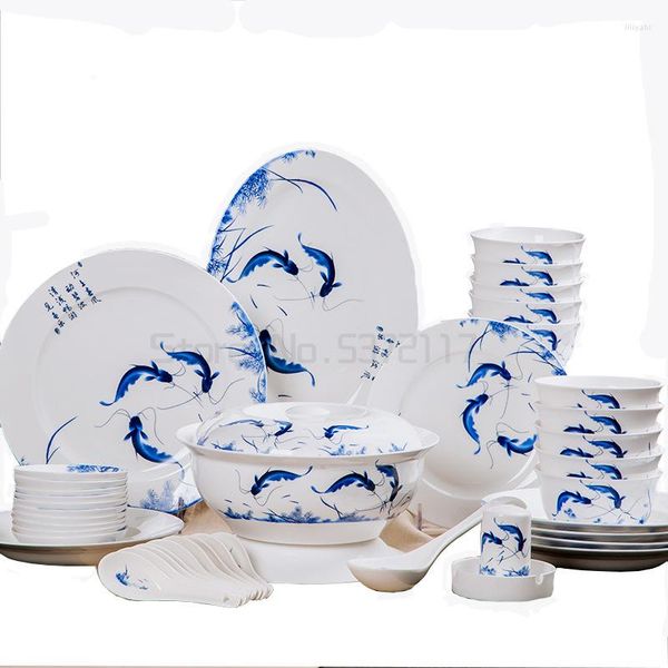 Geschirr-Sets Jingdezhen Hochwertige Bone China Emaille Farbe Blau und Weiß Exquisites Porzellanherz, um ein reichhaltiger Pfingstrosen-Keramiktisch zu werden