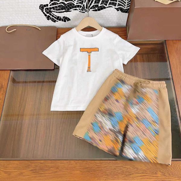 Conjunto infantil 23ss roupas de grife infantil conjunto de bebê menino gola redonda algodão puro cor clássica impressão do logotipo camiseta manga curta shorts com cordão terno roupas de bebê