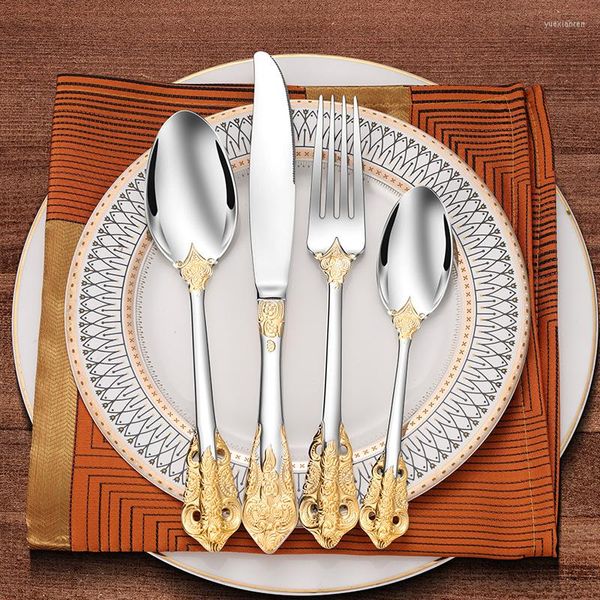 Set di stoviglie Retro Acciaio inossidabile Corte reale Rilievo Fiore d'oro Coltello Forchetta Cucchiaio Utensili per la casa Stoviglie El Western