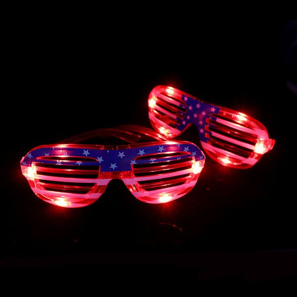 4th of July Party American Flag Independence Day Occhiali LED USA Patriottic Light Up Shutter Shades Occhiali Accessorio rosso bianco e blu