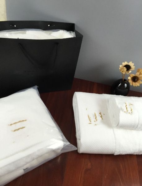 Asciugamano da bagno in cotone satinato platino spesso semplice Asciugamano in tre pezzi Asciugamani da spiaggia in cotone bianco per hotel Salone di bellezza Sudore Asciugamani da spiaggia