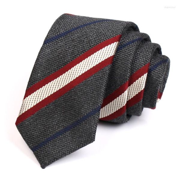 Бабочки 2023 Дизайн джентльмен 6см серый полосатый галстук Высококачественная модная формальная шея для мужчин деловой костюм для работы по подарочной коробке с галстуком