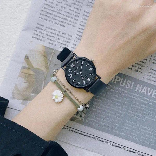 Armbanduhren Einfache Quarzuhr Retro-Zifferblatt Lässiges Armband Gummigürtel Wasserdicht für Frauen Handgelenk Zartes Geschenk
