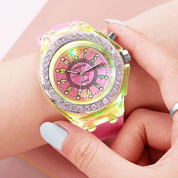Relógios de pulso moda mulheres relógios colorido relógio de quartzo luminoso para mulheres meninas meninos pulseira de silicone brilha senhoras vestido relógio feminino