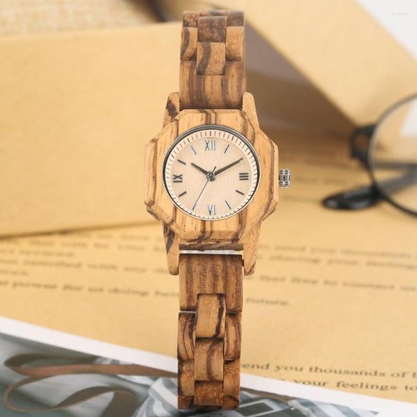 Armbanduhren Bunte Naturholz-Quarz-Ahorn-Uhr Weißes Zifferblatt mit klaren römischen Ziffern Armbanduhr für Frauen
