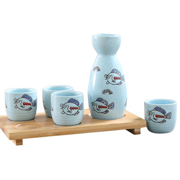 Sake-Set aus japanischem Koi-Fisch-Muster aus Keramik mit 1 Tokkuri-Flasche, 4 Ochoko-Bechern und Bambus-Tablett für das Heimrestaurant