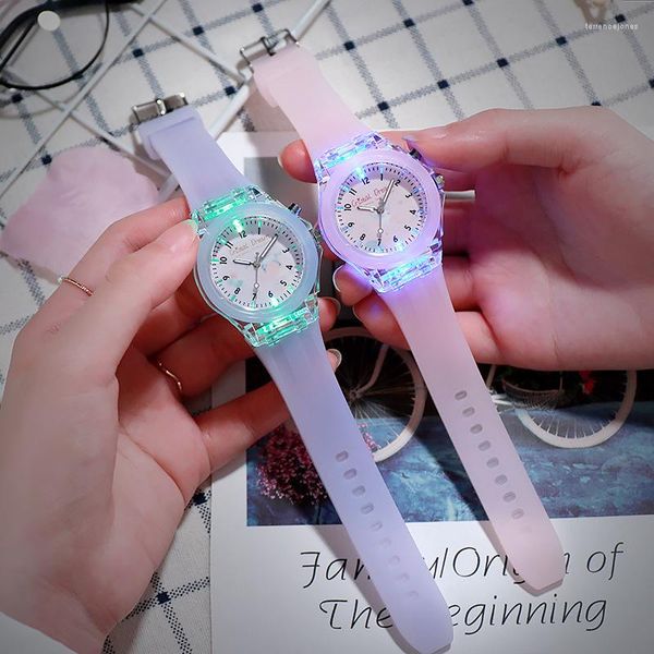 Relógios para garotas para meninos de garotos Relógio de personalidade de presente de garotos Fácil leitura infantil Silicone Flash Quartz Reloj Infantil