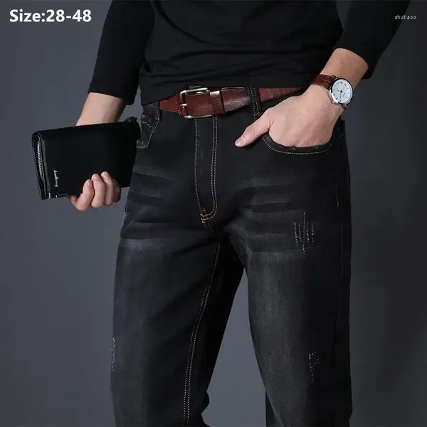 Herren Jeans Zerkratzt Herren Gerade Lose Gestreckt Große Größe 40 42 48 Klassische Denim-Hosen Männliche Herbst Elastische Masculino Schwarze Hosen