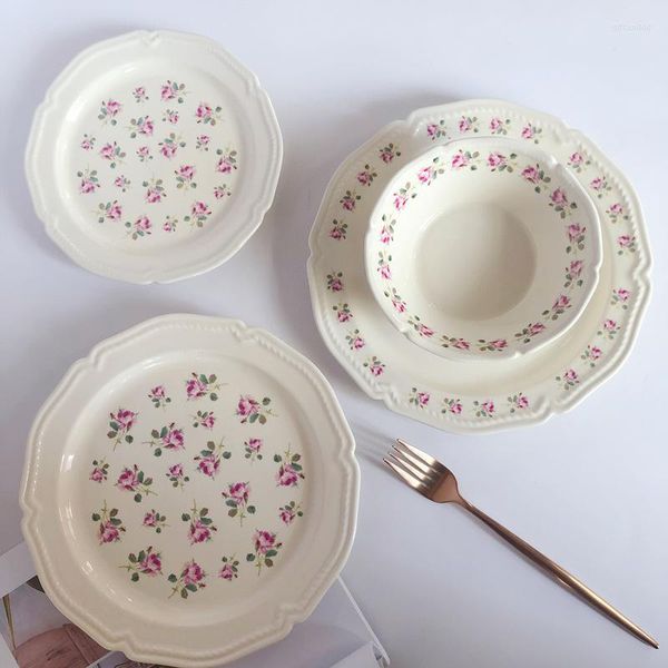 Пластины китайская керамическая тарелка Домохозяйство 8 -дюймовая плоская французская ретро -ретро -растение цветочное фарфоровое посуду выпекание