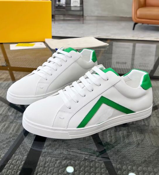 2024 eleganti uomini di marca invernale scarpe da ginnastica basse scarpe da uomo in pelle di vitello bianca festa di nozze skateboard camminata respiro corridore suola comfort FLOW scarpe da ginnastica