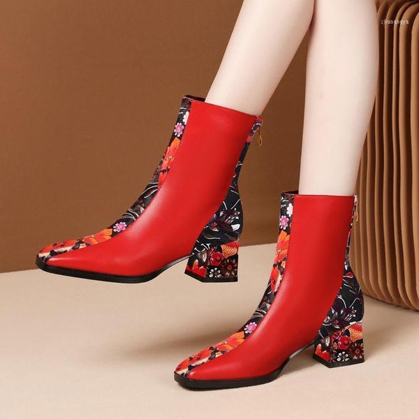 Botas 2023 Mulheres Sapatos de inverno curto Microfibra de couro quadrado de impressão de dedo do pé de impressão de estilo étnico feminino preto vermelho preto