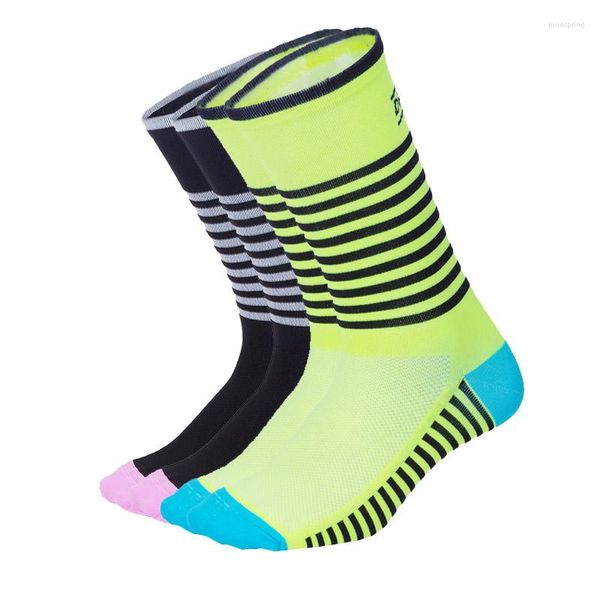 Meias esportivas 3 pares por pacote de ciclismo profissional masculino protege os pés de bicicleta de bicicleta de bicicleta de estrada ao ar livre