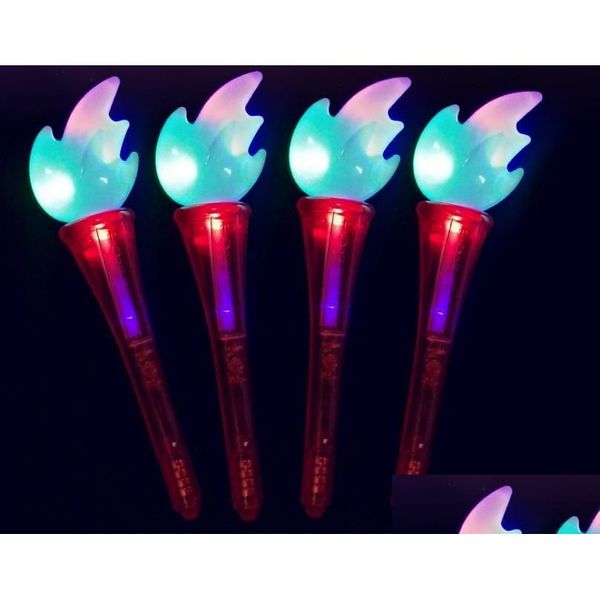 Decorazione per feste LED LED Blowing Torcia Flash Fuoco Fuoco Wands Halloween Cosplay Medieval Luau Concorso sportivo a tema Atmosfera Prop dh3ps