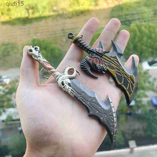 Мультфильм -фигуры God of War Keychain Kratos Axe Leviathan Keyring Blades of Chaos Swords Penne