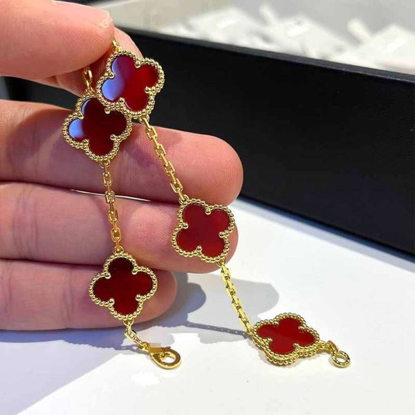 Braccialetti con ciondoli classici di quadrifoglio di lussoClassico braccialetto di calcedonio rosso fortunato quattro erba cinque fiori S argento sterling Live Trackless