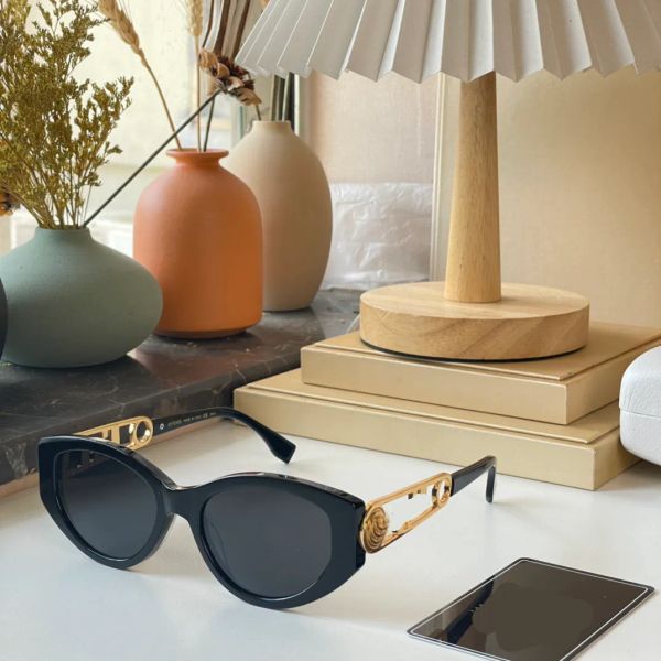 Luxus Designer Sonnenbrille Gold Sicherheitsnadel Design Sonnenbrille für Mann Frau hochauflösende polarisierte Brille quadratische Strandbrille Männer Frauen mit Box