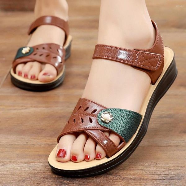 Bequeme Frauen Damen flache Sandalen 2024 ältere Menschen Open Toe Beach Schuhe Mutter Schuhe Großgröße KS38 98 754