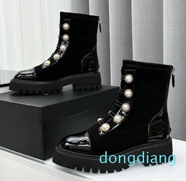 Designer autunno/inverno marchio di scarpe in pelle catena cerniera stivali piatti con tacco largo scatola con cinturino professionale in bianco e nero