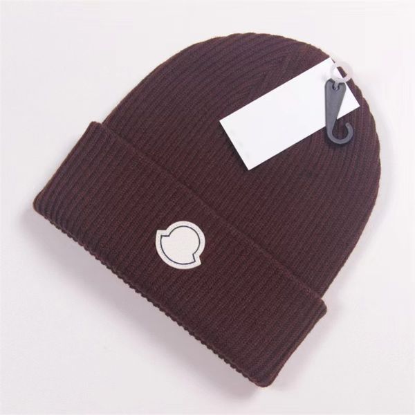 Bandiera della collezione Moncl Tinta unita Cappello caldo invernale lavorato a maglia dello stilista Tendenza stradale Comfort di lusso Essenziale per le giornate innevate Dieci colori disponibili