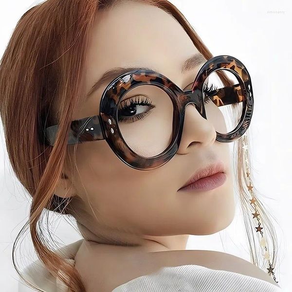 Montature per occhiali da sole Occhiali rotondi anti-blu Occhiali da donna Moda Rivetti Decorazione Cornice per lenti trasparenti in vetro ottico femminile con cerniera a molla retrò