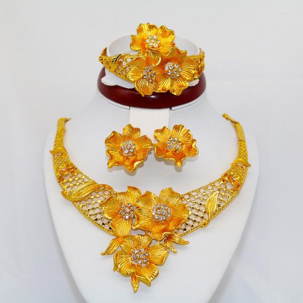 Collana Orecchini Set 24k Golden Flower Luxury Dubai Gioielli Donna Africana Etiope Gemma Bracciale Orecchino Regalo di Nozze