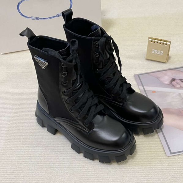 Tasarımcı Parada Boots Sonbahar Kış Kadınları Kadınlar için Kış Yuvarlak Toe Ayak Bileği Erkek Motosiklet Lüks Bayanlar Marka Kısa Modaya Ayar Ayakkabı Frtg