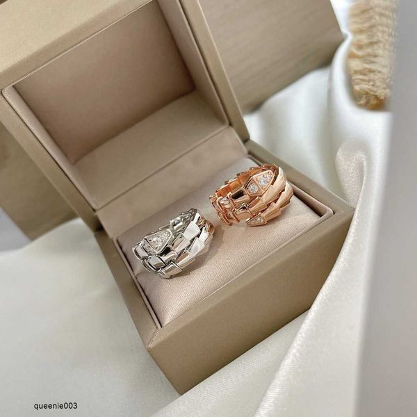 Кольца-кольца Роскошный дизайнерский цвет кольца с бриллиантами Змеиные кольца Высокое качество Мода Темперамент Подарок на День святого Валентина Trendyring