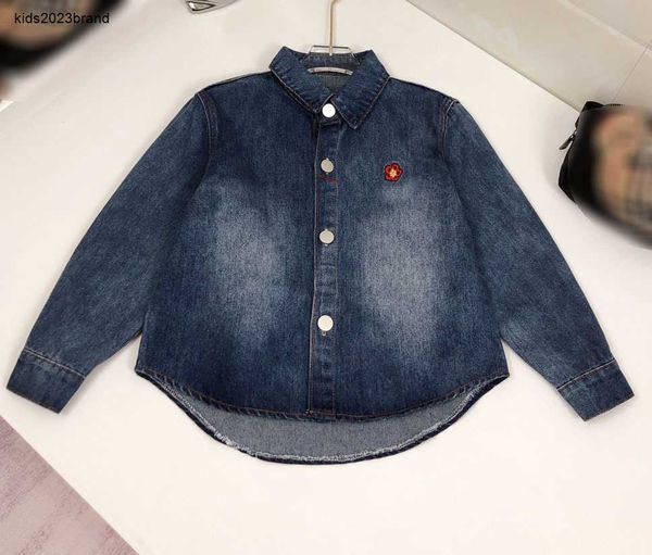 Neues Denim-Babyhemd, Polokragen, Jungenmantel, Größe 100–160 cm, Kinder-Designerkleidung, gesticktes Logo, Kinderblusen, 25. Nov