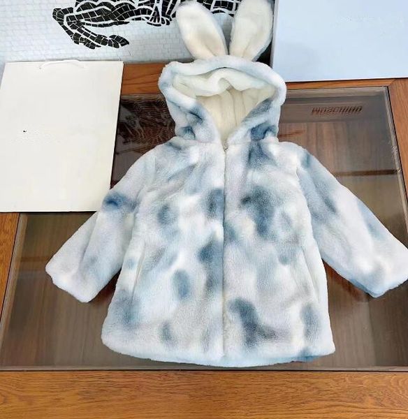 Luxus-Modedesigner M Baby Mädchen Kunstpelzmantel Winter Kinder langärmelige Weihnachtsjacke warmer Kinderschneemantel