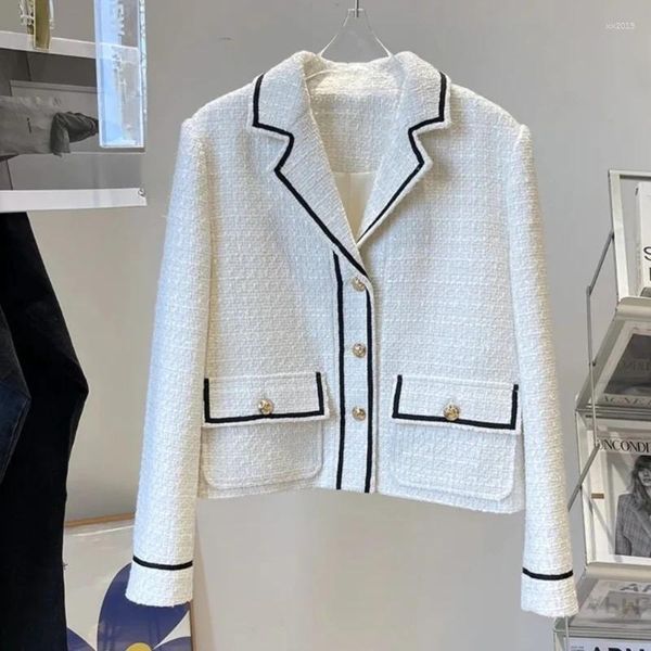 Giacche da donna Francese Leggero Lusso Temperamento di celebrità Colletto polo bianco e nero Cappotto di tweed ruvido alla moda con piccola fragranza