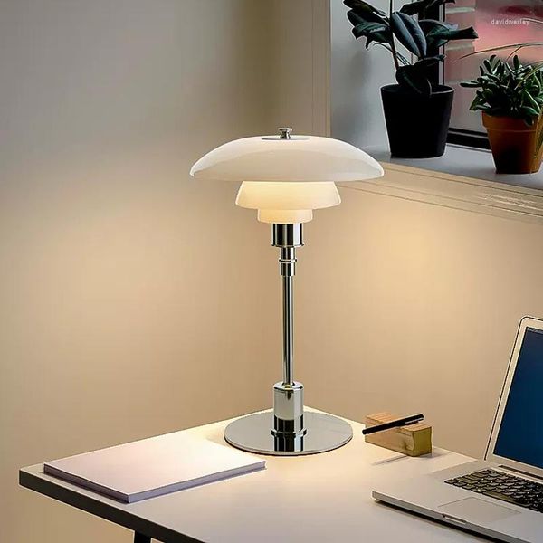 Lâmpadas de mesa E27 Modern Creative Creative Lamp Bedroom Bedside Estudo