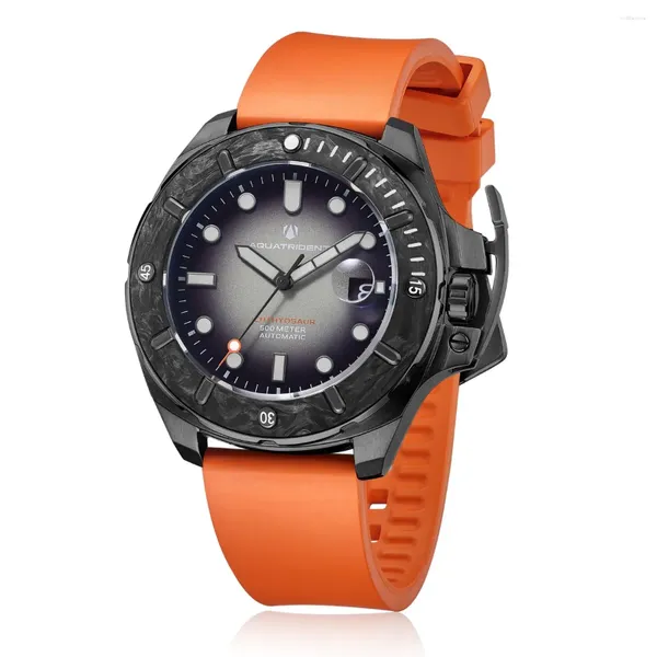 Armbanduhren Aquatrident Black Carbon Fiber Watch für Mann NH35 Automatik 45mm rotierende Saphir Fluororubber Fiber Diving 500m