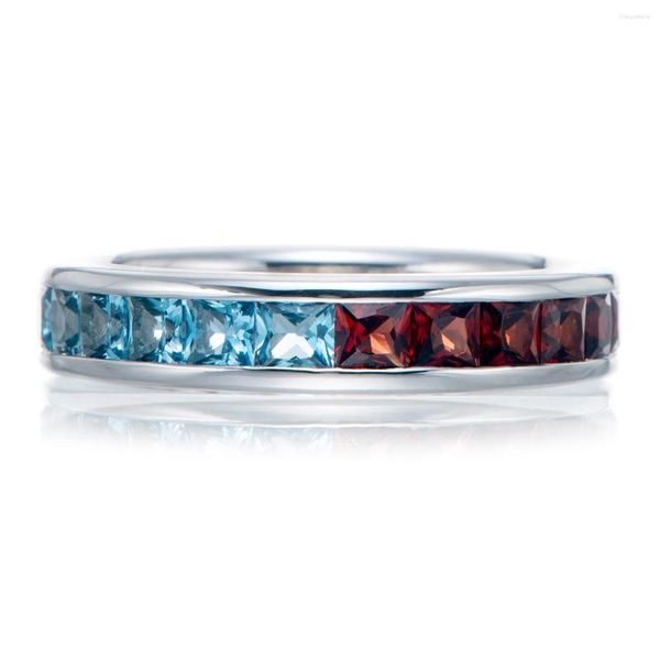 Ringos de cluster Geside London Blue Topaz e Garnet Rhodium sobre Sterling Silver Ring. Casais de flores do anel de noivado de moda