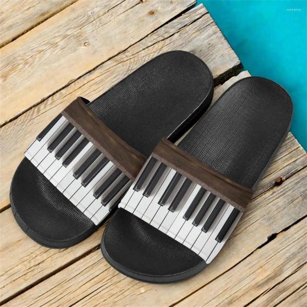 Chinelos de luxo piano chave design meninas música tema arte estudante dormitório casa moda sandálias sola macia ao ar livre sapatos planos