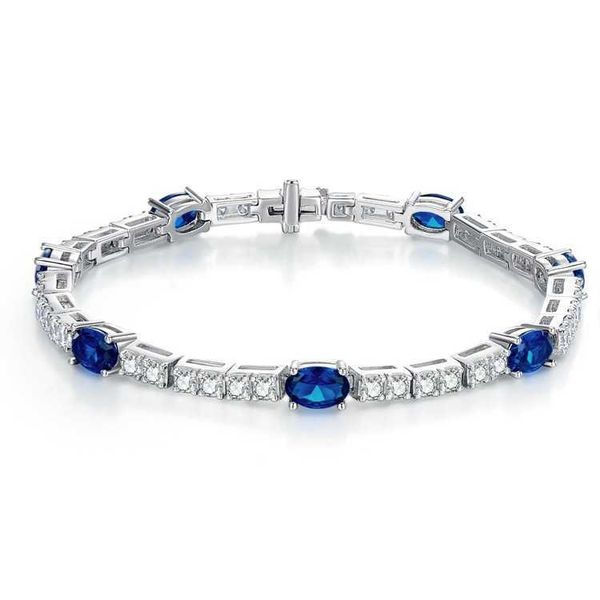 Bracelets de charme 2022 Novo S925 Silver Synthetic Diamond Oval 46 Sapphire Bracelet para mulheres Presente de aniversário de estilo simples Z0426