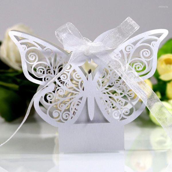 Enrole de presente 50/100pcs Butterfly laser Cut Hollow Wagon Box Candy com Ribbon Baby Shower Wedding Party Supplies Packaging