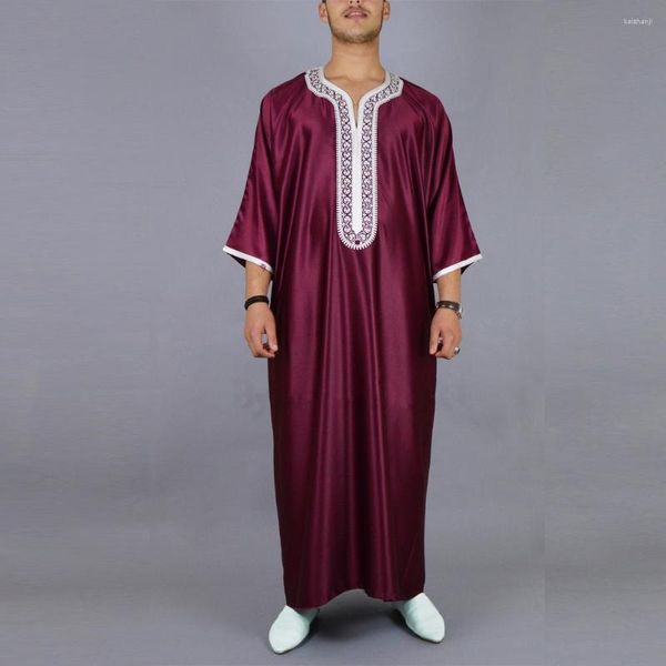 Abbigliamento etnico Uomo islamico Moda musulmana Ricamato Jubba Thobes Homme Caftano marocchino Eid Preghiera Abito lungo Abaya Caftano Abito saudita