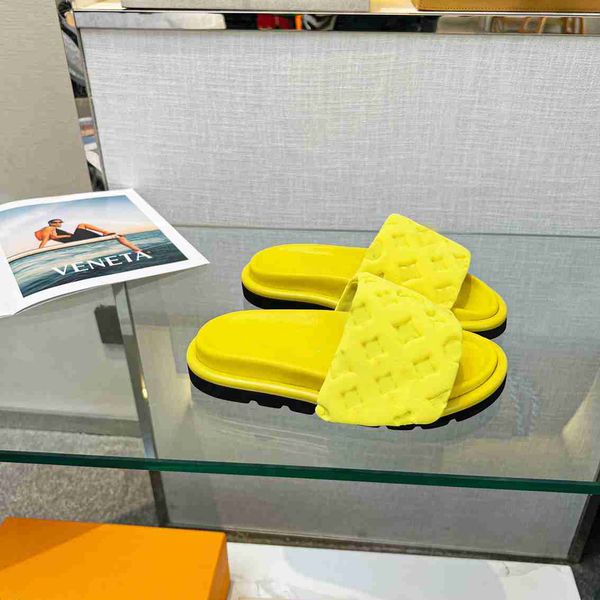 Designer de 6 deslizadores SLIDES Mulheres sandálias Piscina saltos de algodão Faixas de palha de algodão Casual para a primavera e outono Flat Comfort Mulas acolchoadas Sapato dianteiro