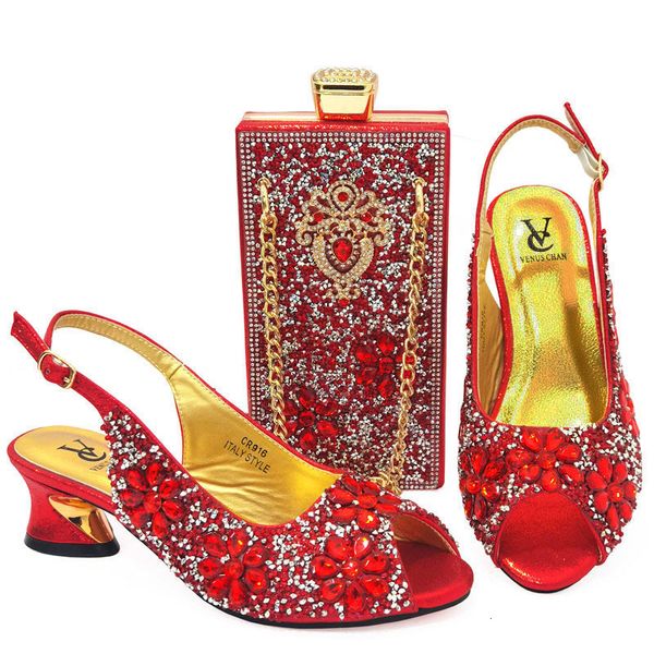 Scarpe eleganti Keluaran Baru Fashion2027356 Set Sepatu dan Tas Italia Applique Khusus Pernikahan Wanita Perak untuk Sandal Afrika 230425