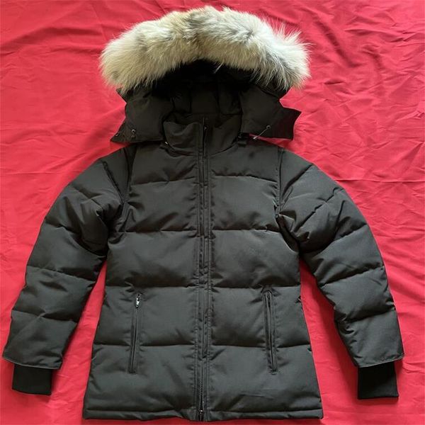 Piumino da donna Piumino da donna Femme Outdoor Jassen Capispalla Vera pelliccia di coyote Designer Caldo con cappuccio antivento Impermeabile Imbottito Cappotto addensato Hiver Parka Doudoune