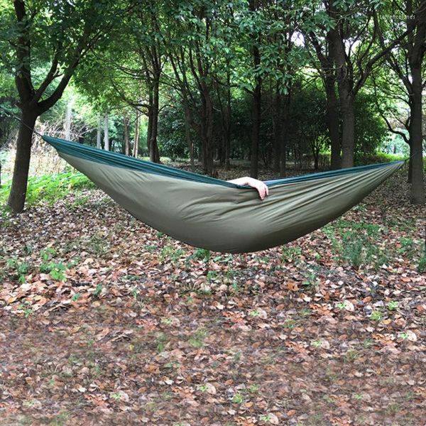 Móveis de acampamento de lazer ao ar livre Material de retenção de calor único Hammock Autumn e Winter acampando acampamento à prova de vento à prova de vento à prova de vento