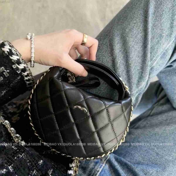 2024 Lüks Moda Crossbody Çanta %100 Tasarımcı Çantalar Yeni El Lingge Zinciri Küçük Yuvarlak Dumpling Bun Hula Ring Crent Yemeği