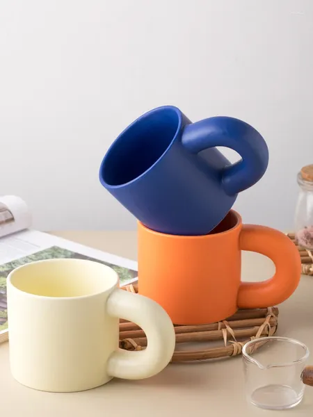 Caffettiere Tazza in ceramica stile nordico Per uso domestico Contenitore per la colazione smaltato al sesamo Ufficio Farina d'avena Tè al latte Tazza d'acqua Tazze El Cafe