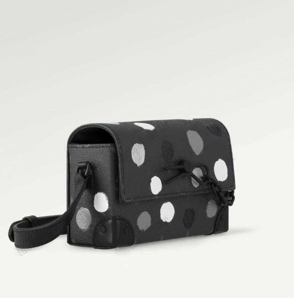 YK Steamer Wearable Wallet Herren Damen Umhängetasche Crossbody 3D Painted Dots Leder Designer Mini Soft Trunk Umhängetaschen mit Kettengeldbörsen M81935