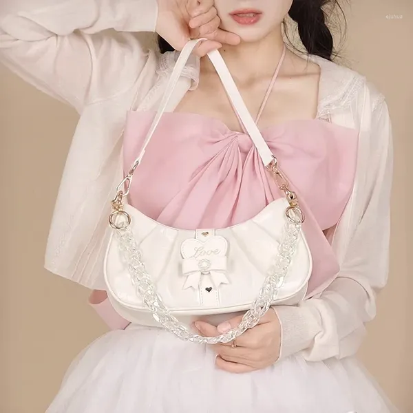 Borse da sera Lolita Borse da donna eleganti Catena in acrilico Borsa a tracolla in pelle con fiocco a cuore con toppa a cuore pieghettata da donna alla moda sotto le ascelle