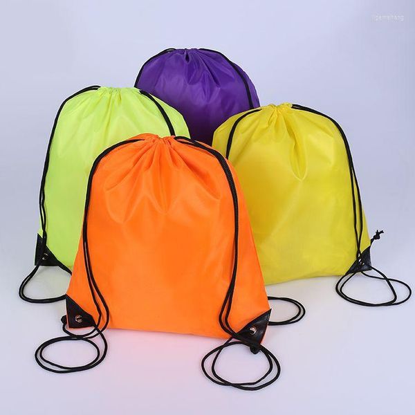 Embrulhe de presente bolsa esportiva portátil saco de pano de poliéster de nylon saco de cordão de cinto backpack backpacha mochilas de roupas de ginástica