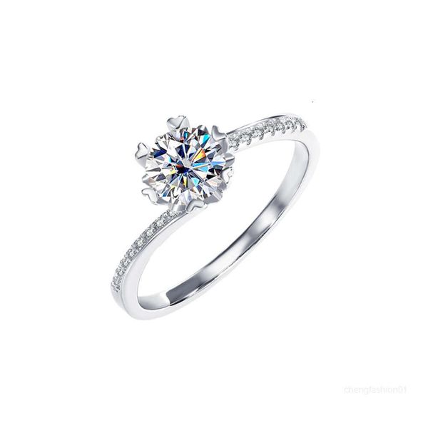 Lüks Rings Tasarımcı Yüzük Kadınlar için 925 STERLING Gümüş 1CT 2CT VVS Moissanite Yüzük PISCE TEST MERKEZİ Love Ring Engagement Nail Ring Tase Mücevher Boyutu 5-9