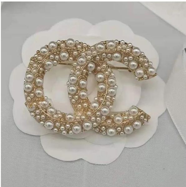 Deigner Pearl Elegant Fahion Men Men Women Brand Brand Brouche Brooche Suter Compled принесло украшения одежды для булавки