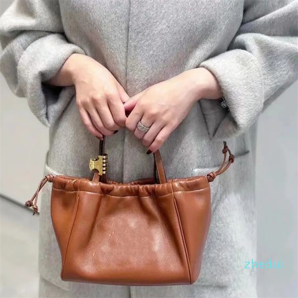 2023-Lady Luxus Handtasche Kordelzug Einkaufstasche Frauen Designer Ce Klassische Große T-förmige Schulter Mode Taschen Braun Frauen Geldbörse Weiches Leder Hohe Qualty 22Cm