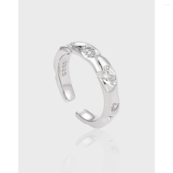 Anelli a grappolo Vento freddo Luce Lusso di alta qualità Texture spezzata Anello in argento sterling S925 con diamante dalla faccia liscia per donna